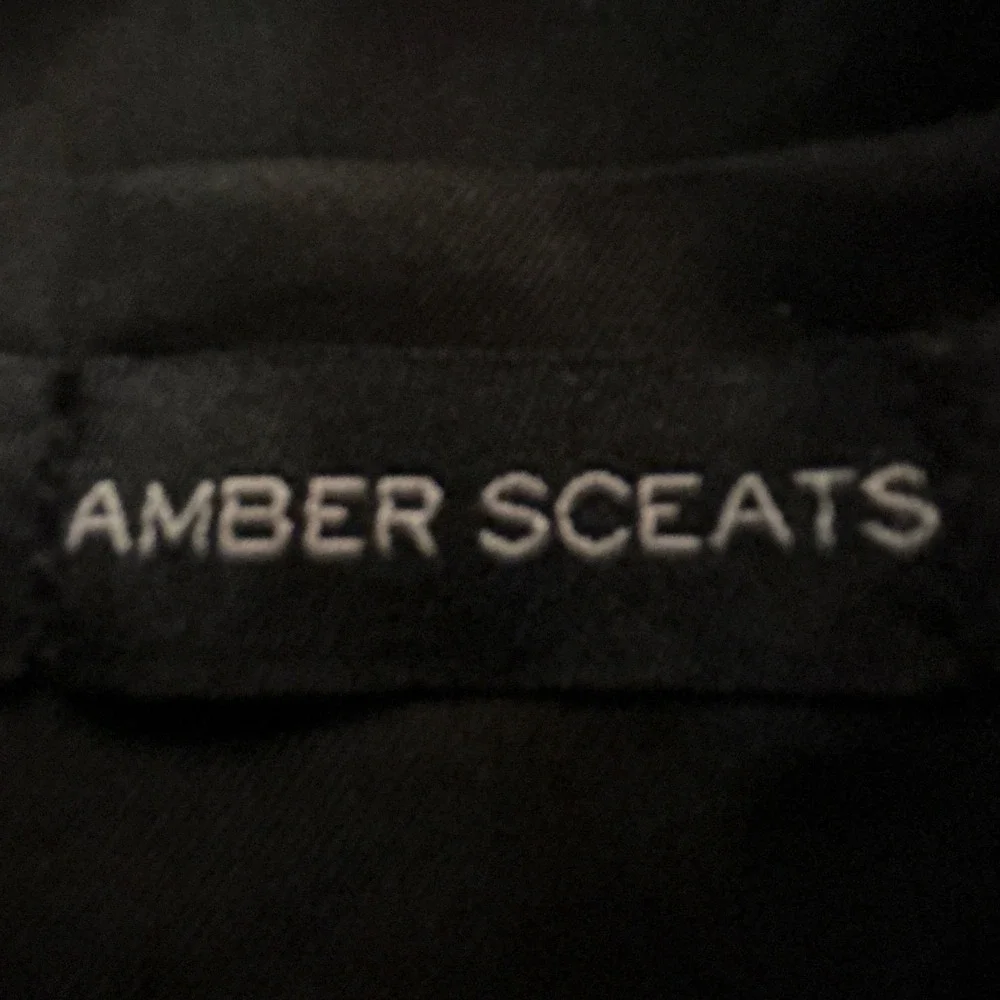 Amber Sceats illuminate your